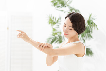 女性　スキンケア　ビューティー