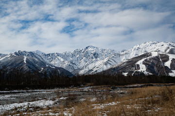 冬景色　冠雪の北アルプス　長野県白馬村 © RATM