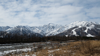 冬景色　冠雪の北アルプス　長野県白馬村 © RATM