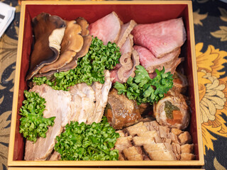 新年の慶び。肉料理満載の手作りおせち