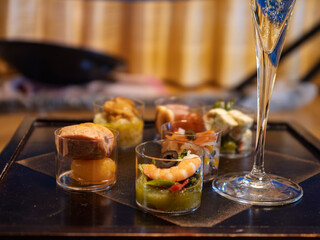 週末の贅沢、ワインと華やかオードブル