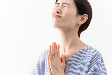 私服姿の女性　ライフスタイルイメージ