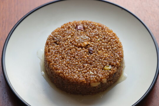 Laapsi or lapsi, Indian sweet made using broken wheat grains and ghee, along with milk, nuts, raisins and other dried fruits, Hindu ceremonies and festival food