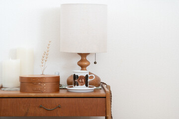 北欧ビンテージのインテリアとカップ