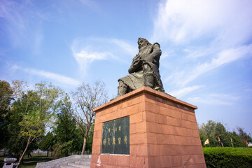 statue of Suiren Shi in Shangqiu, Henan Province, China, is one of the earliest imperial mausoleums in China. Suiren invented the method of making fire by drilling wood.