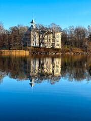 c lonely willa at the water front