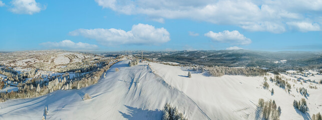 Góry w Polsce na Śląsku zimą, góra Ochodzita w Koniakowie w Beskidzie Śląskim © Franciszek