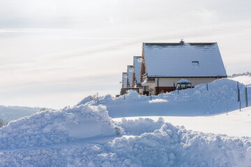 Góry w Polsce na Śląsku zimą, góra Ochodzita w Koniakowie w Beskidzie Śląskim © Franciszek