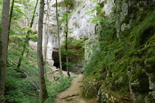 Falkensteiner H&ouml;hle zwischen Grabenstetten und Bad Urach in der Schw&auml;bischen Alb