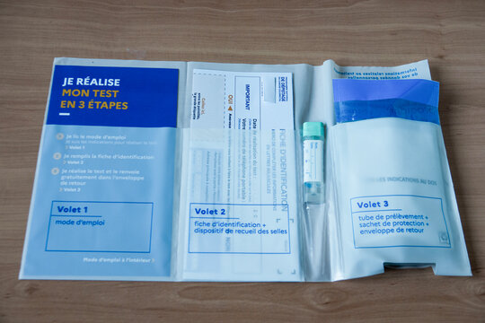Kit for self test for screening stool samples for colorectal cancer