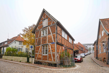 Ratzeburg in Schleswig-Holstein Domhof Altstadt Dom See Nebel Herbst Hafen Gebäude Backstein