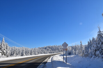 A deserted country road, Qu&eacute;bec, Canada