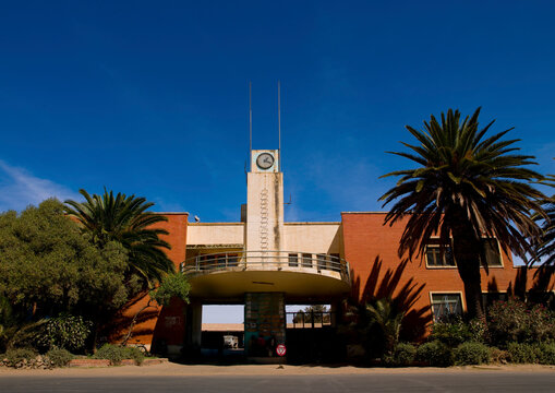 Former city sanitation office turned into a garage, Central Region, Asmara, Eritrea