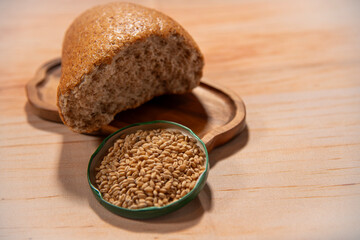 Wheat and brown bread on a tray