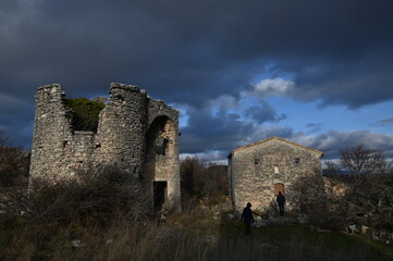 LE VIEUX REDORTIERS (Provence)