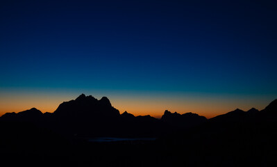 Between day and night