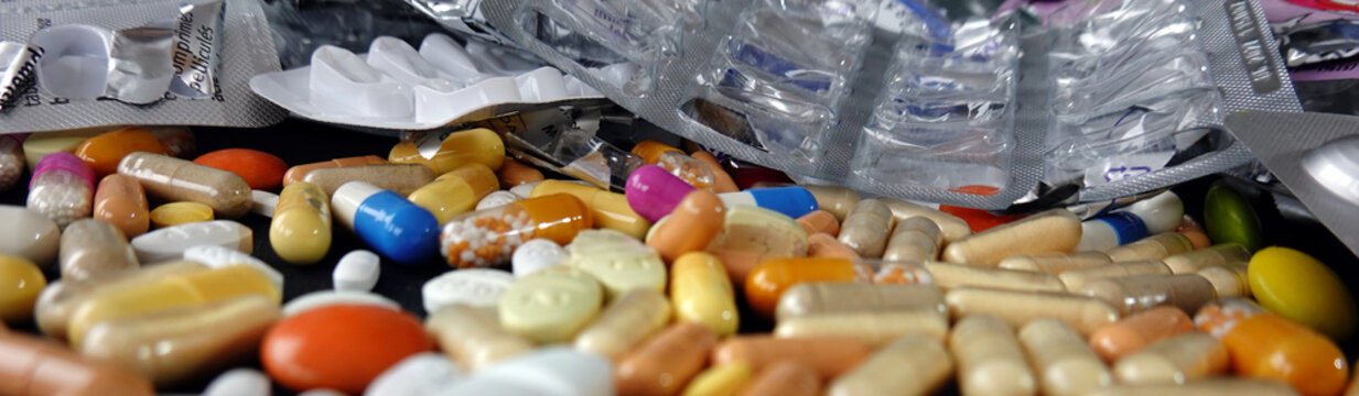 unkontrollierter Medikamentenkonsum - unkontrolled intake of pills