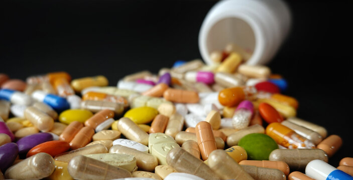 unkontrollierter Medikamentenkonsum - unkontrolled intake of pills