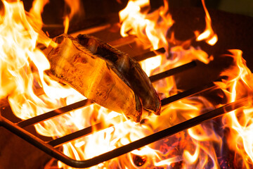土佐の藁焼き鰹のタタキ