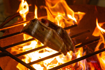 高知の豪快藁焼き鰹のタタキ