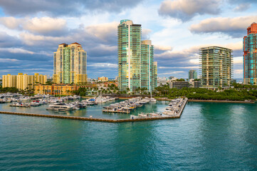 Obraz premium Yacht Marina at South Pointe Park, Miami Beach, Florida