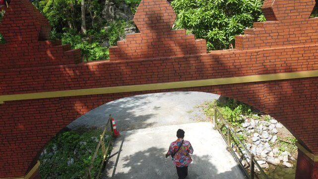Wat Tham Khao Daeng (Wat Khuha Santayaram), Sacred Mountain Temple, Thailand