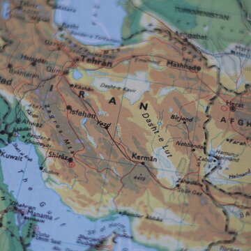 Caracas, Venezuela- 12 de enero 2026: Una toma de cerca de la ubicaci&oacute;n de Ir&aacute;n en un mapa de mundo