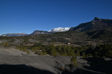 Terres  noires d'Archail (Provence)