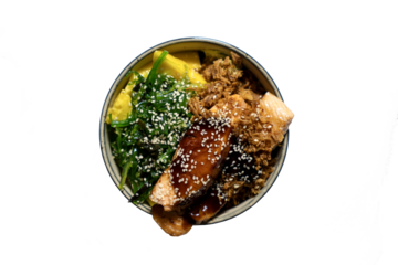 An asian bowl with salmon, chuka, sesame teriyaki, mangoes, dried onions, top view on transparent background.