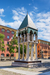 The Tomb of Rolandino de' Passeggeri (Tomba di Rolandino de' Passeggeri), also known as one of the Tombs of the Glossators (Tombe dei Glossatori), is located in Piazza San Domenico in Bologna, Italy.