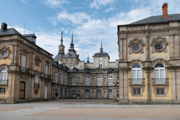 Fototapeta premium Palacio Real de La Granja de San Ildefonso, conjunto historico monumental y turistico, Madrid, España.