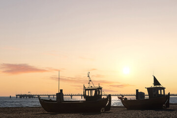 Fototapeta premium Kutter am Strand - Ahlbeck