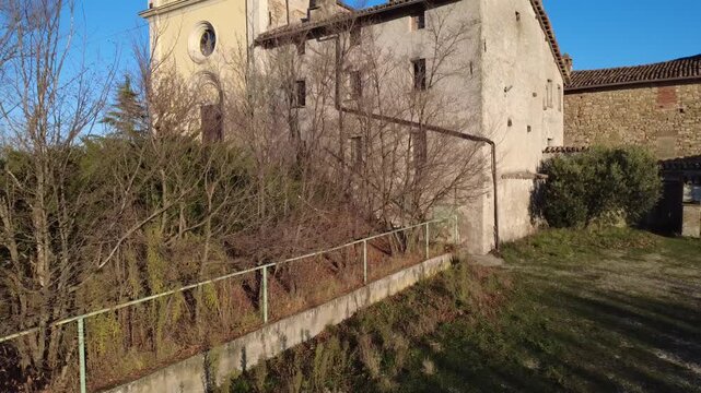 La chiesa di Sarizzola . Costa Vescovado - Alessandria - Colli Tortonesi - Piemonte - Italia