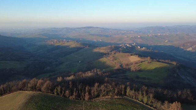 Pieve di San Biagio a Montemarzino, Colli Tortonesi - Tortona - Alessandria - Piemonte - Italia e panorami dei colli dal drone