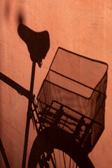 Fahrrad in der tiefstehenden Abendsonne