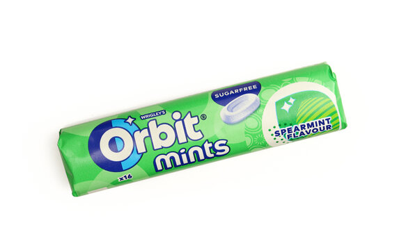 green suagrfree Wrigley's Orbit mints spearmint flavour pack isolated on white background