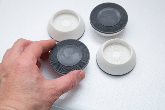 Washing machine installation. Anti-vibration pads for the washing machine.