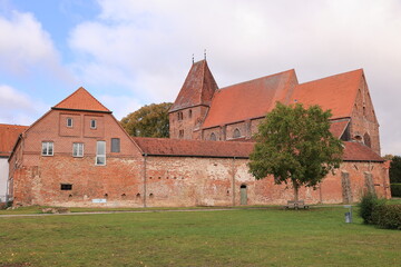 Blick auf Kloster Rehna in Mecklenburg-Vorpommern
