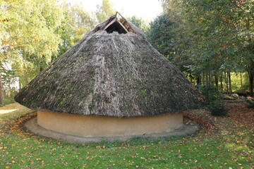 Rekonstruktion eines Steinzeitdorfes in Mecklenburg-Vorpommern	