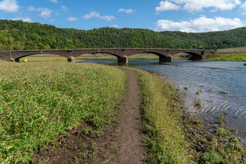 Alte Aseler Br&uuml;cke am Edersee bei Niedrigwasser