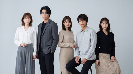 並んで立つビジネスパーソン（チーム）