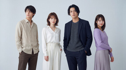 並んで立つビジネスパーソン（チーム）