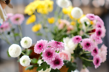 Obraz premium a series of stemmed flowers that will be made into a flower bouquet