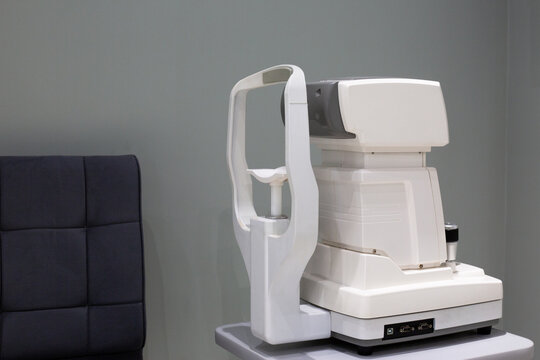 Auto Ref Keratometer ophthalmological device that combines functions of refractometer, automatically measures refraction of eye and keratometer, measures curvature of cornea