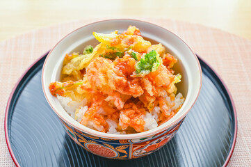 エビと野菜のかき揚げ丼