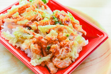 海老と野菜のかき揚げ丼