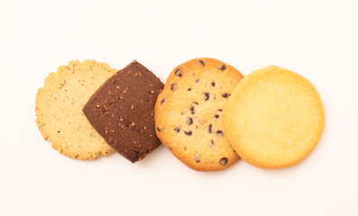 Cookies arranged on white background. 　並べられたクッキー。　白色背景上