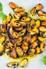 Juicy mussels in a fruit sauce.