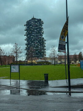 Milano, Bosco Verticale, Vertical Forest, Italy 