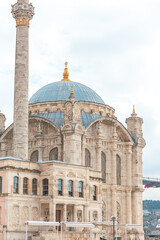Obraz premium View of the Ortaköy Mosque. Close-up.